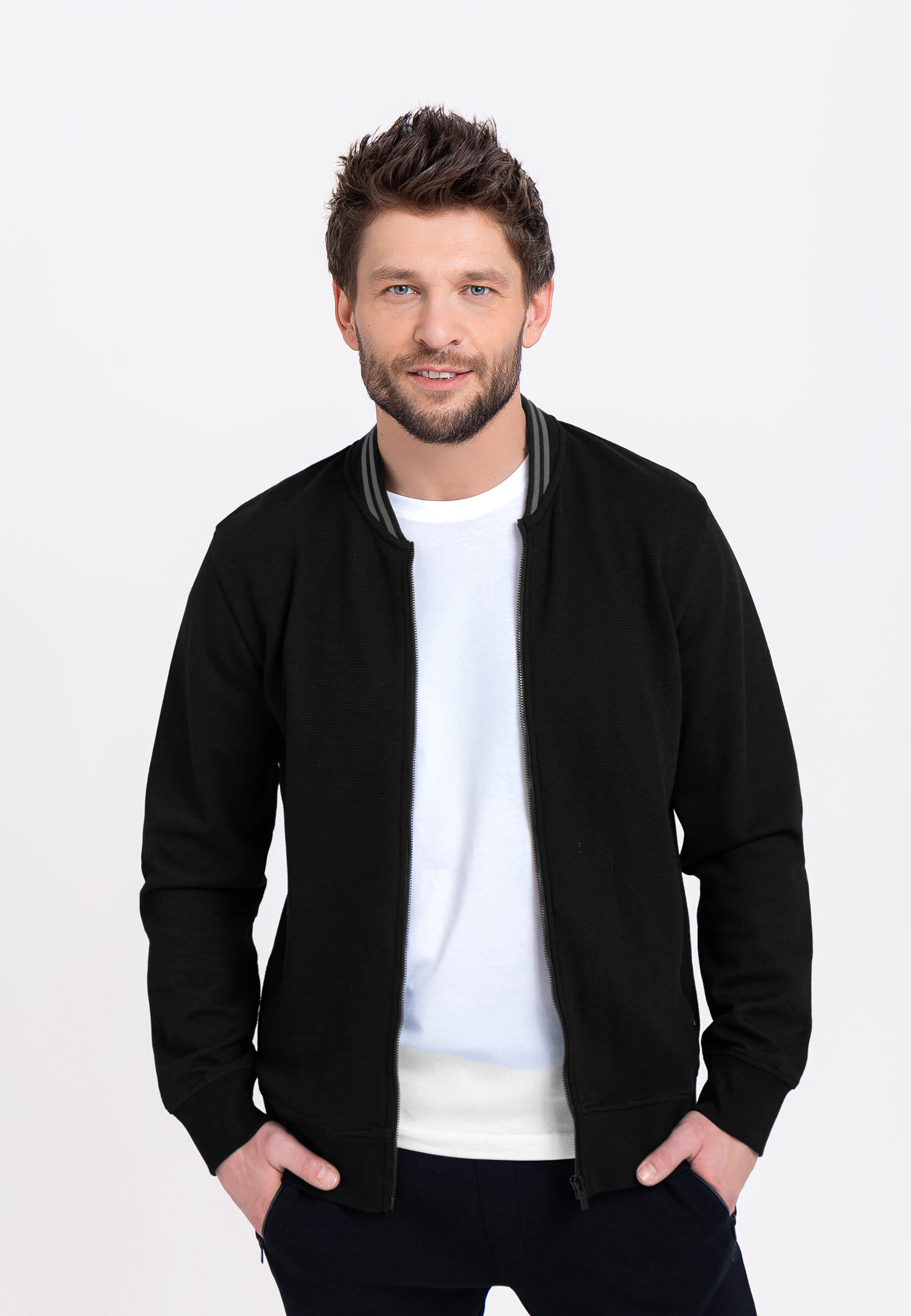Czarna bluza B-EST