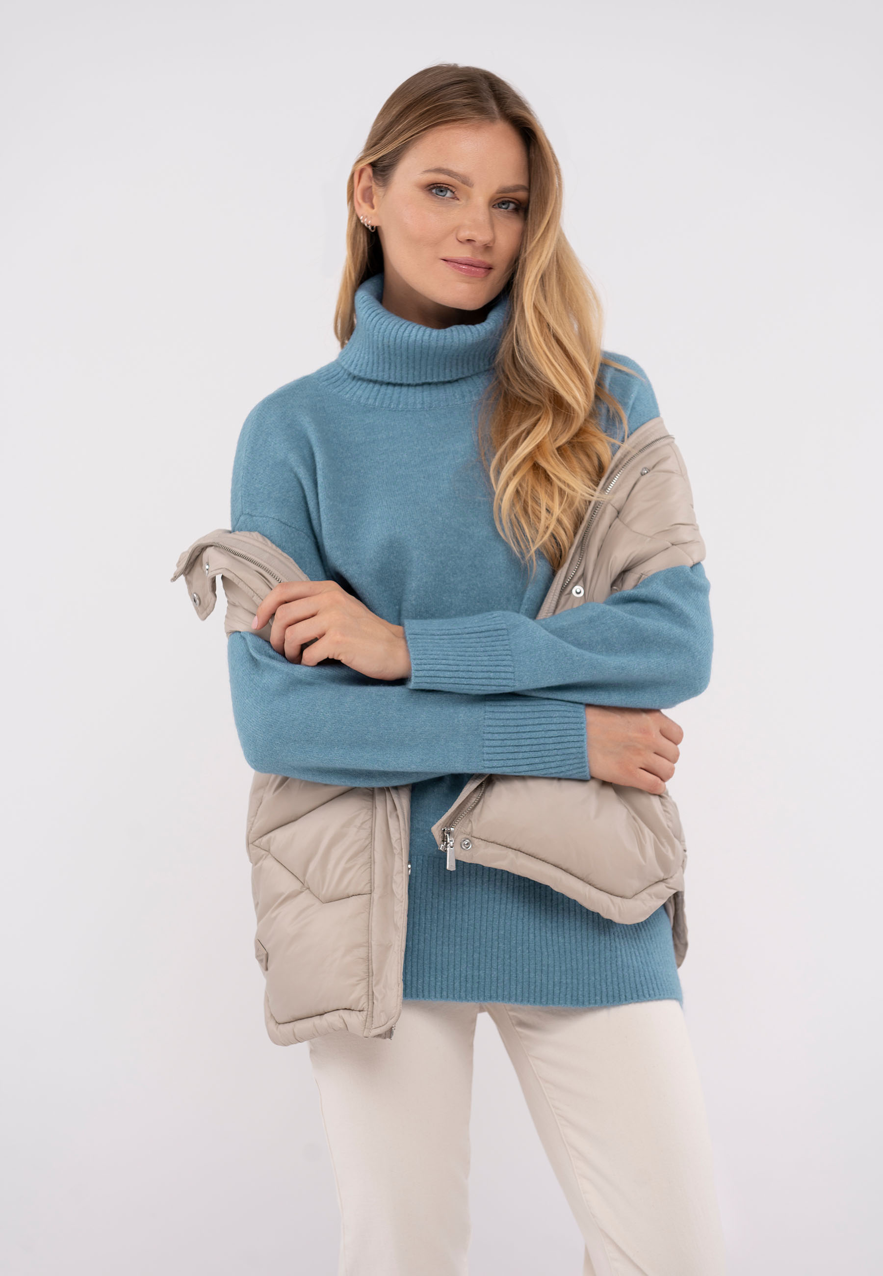 Sweter z golfem S-HEBE