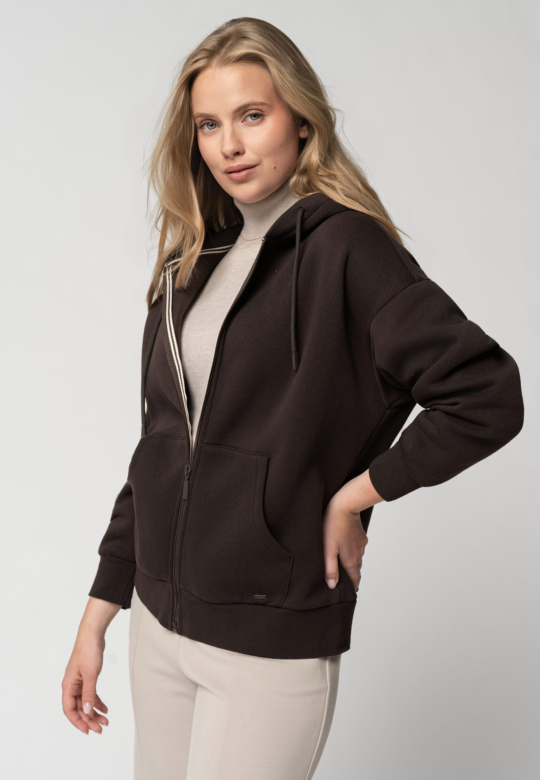 Bluza oversize z kapturem B-LOMY