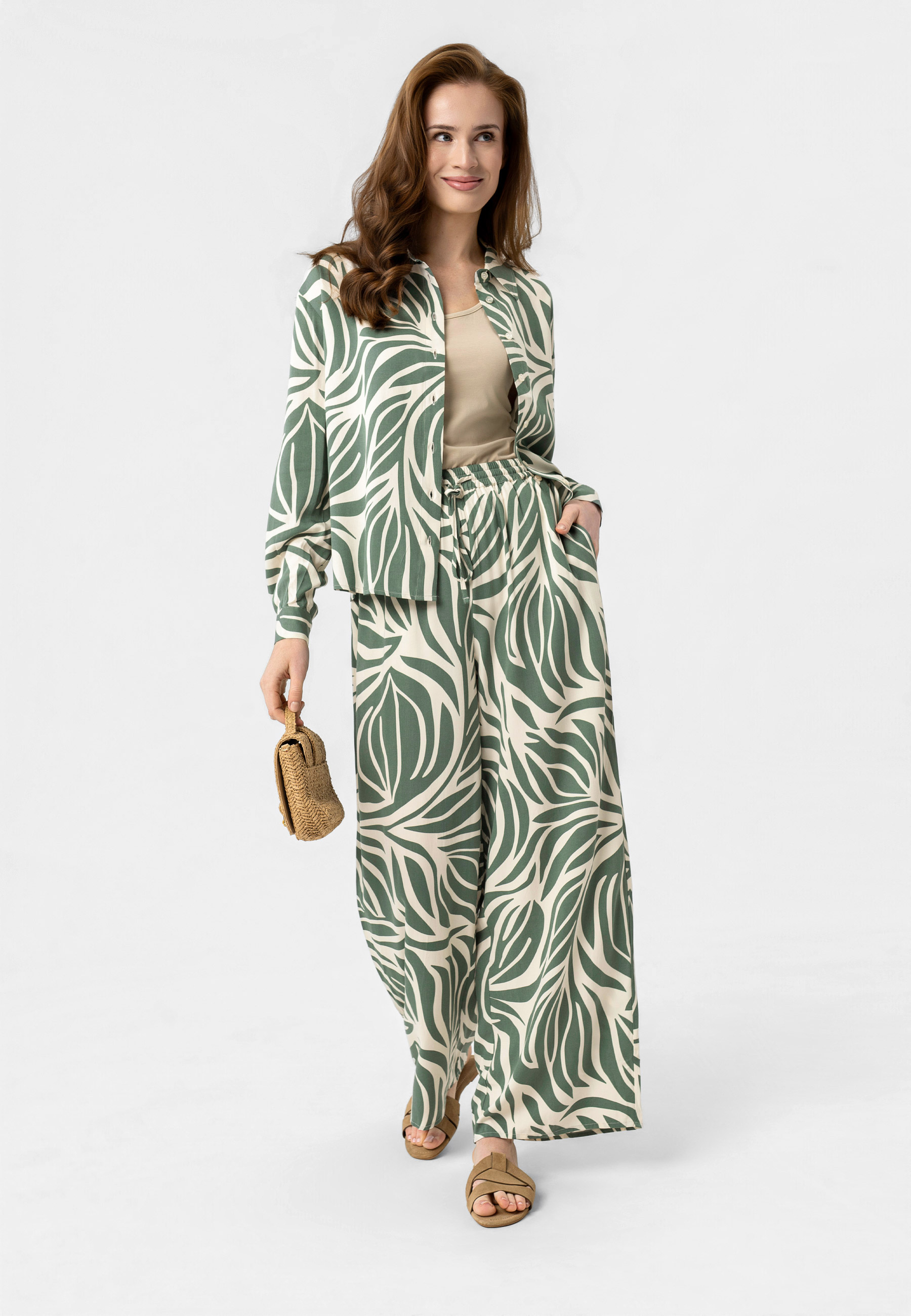 Luźne spodnie z wzorem R-DOLANA