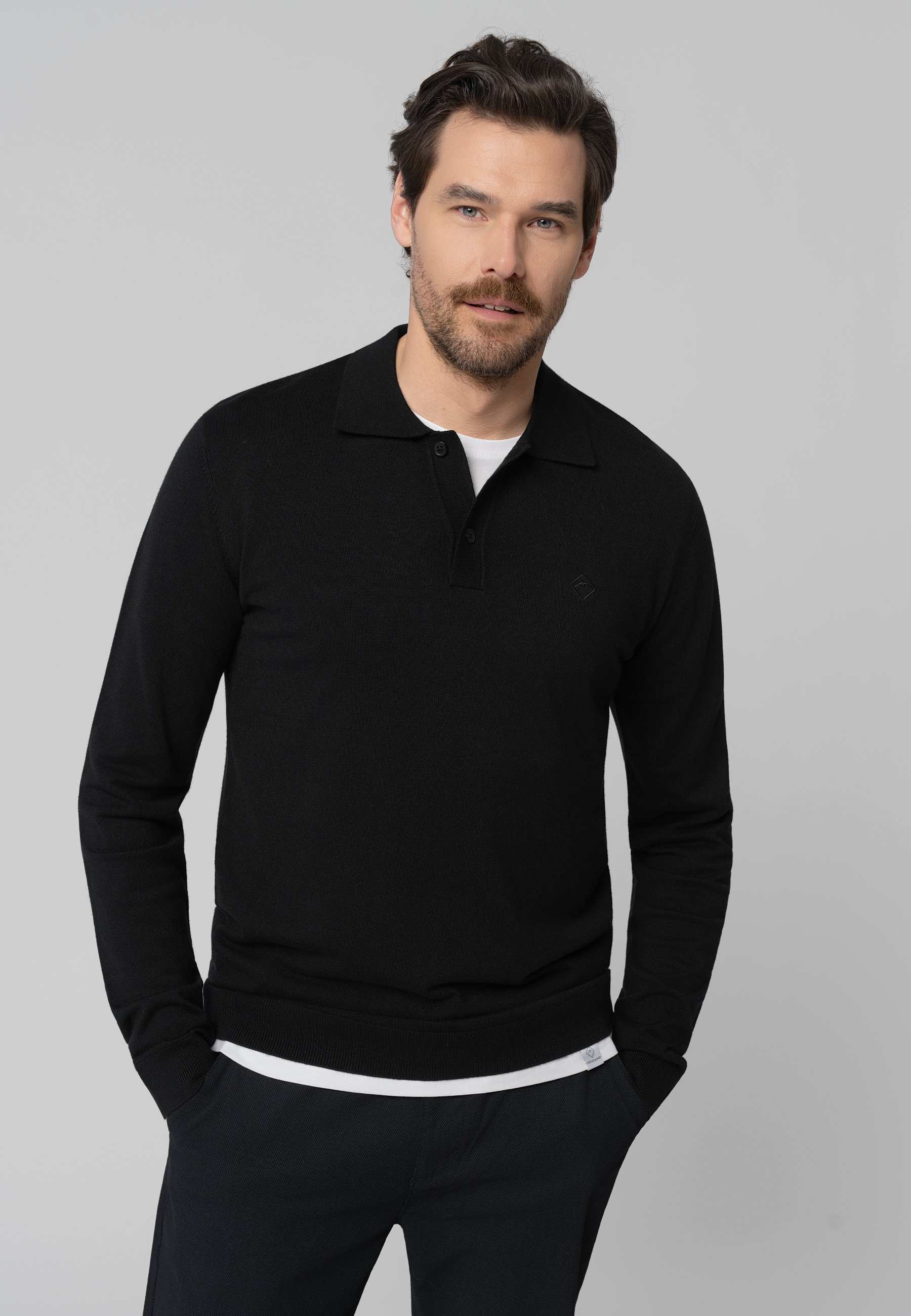 Sweter z kołnierzem S-MARIO
