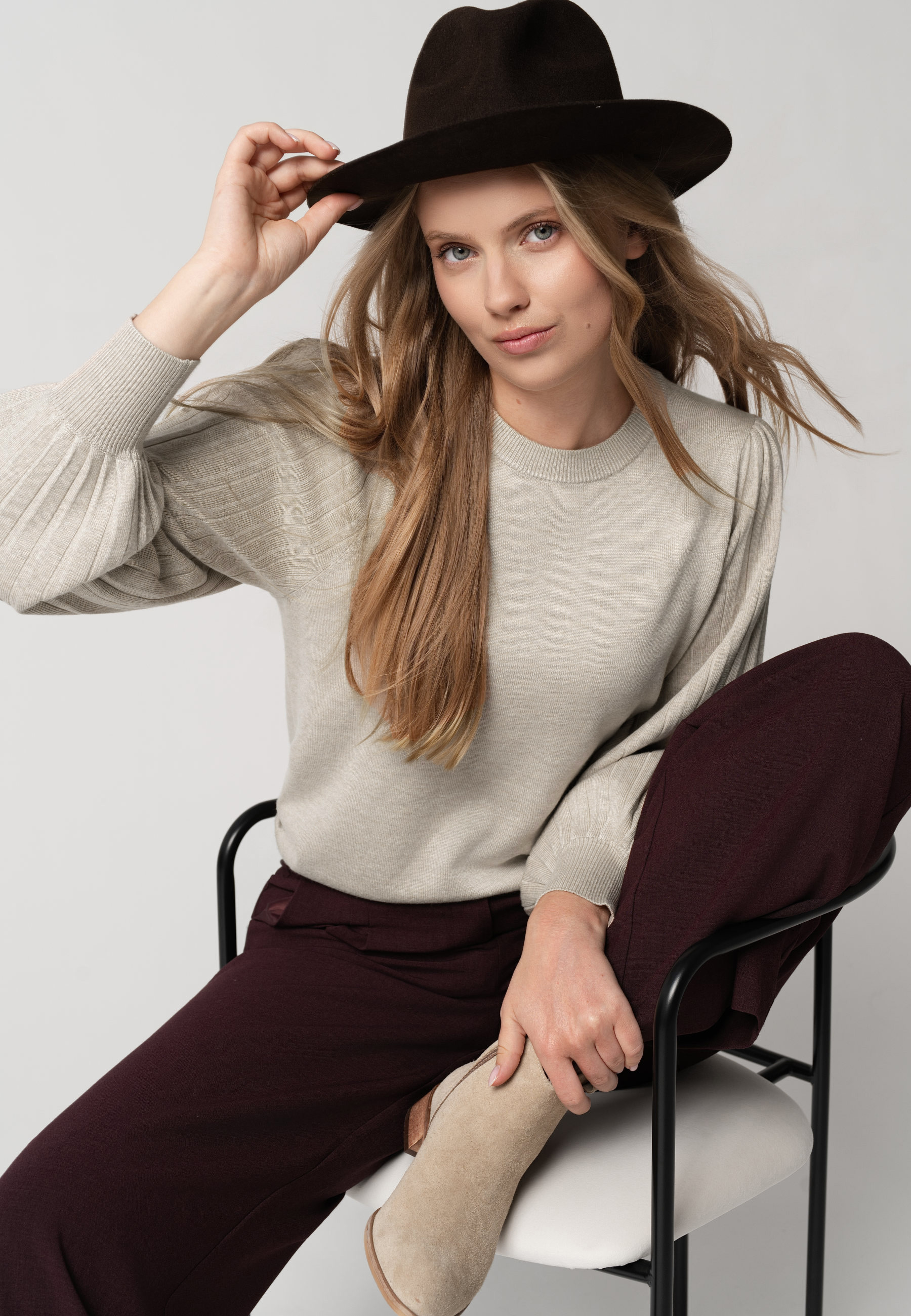Sweter z ozdobnymi rękawami S-MONKI