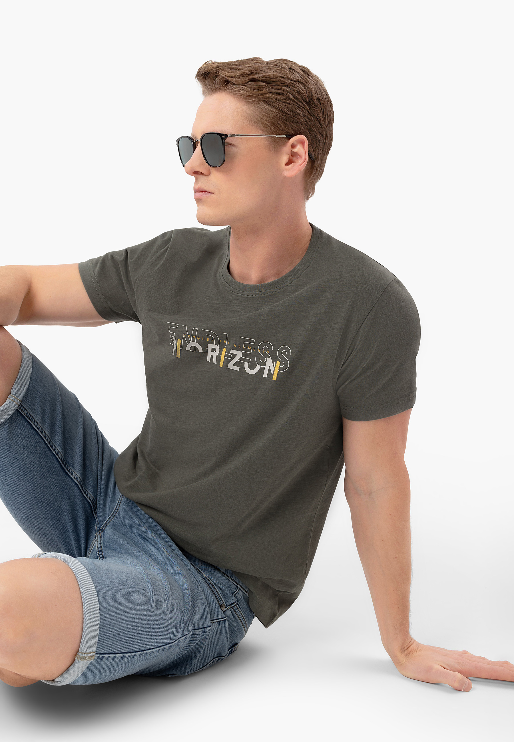 T-shirt z napisem T-RIZ